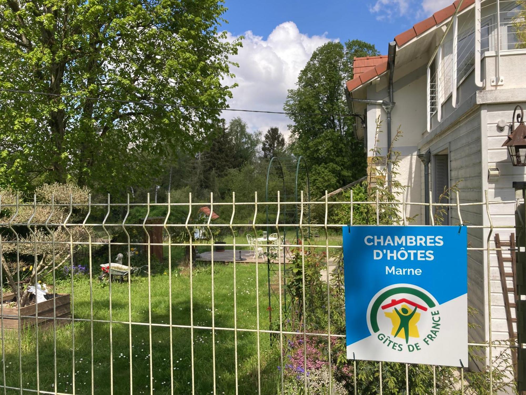 "Aux Chants Des Oiseaux" Domaine De La Renardiere Les Grandes-Loges Zewnętrze zdjęcie